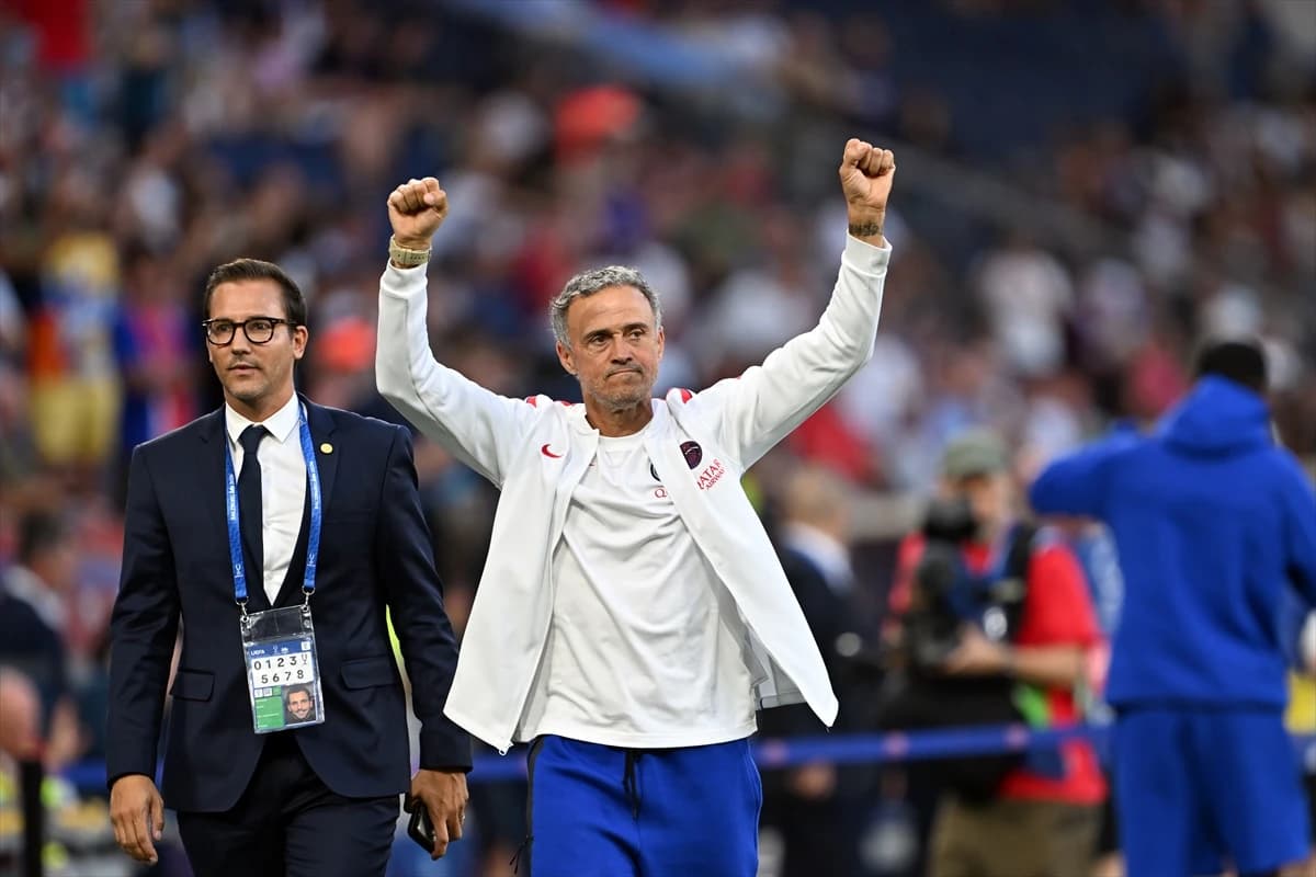 UEFA Süper Kupa'da şampiyon belli oldu! Tarihi gecede rekorlar üst üste geldi