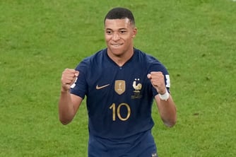 Kylian Mbappé'den PSG'ye yasal çalım