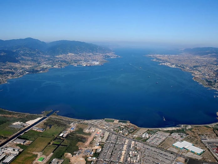 İzmit Körfezi dip çamuru temizliğiyle hayat buluyor: Balık popülasyonunda artış yaşandı.