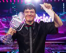 Eurovision birincisi Avusturyalı şarkıcı Johannes Pietsch'ten İsrail'e tepki