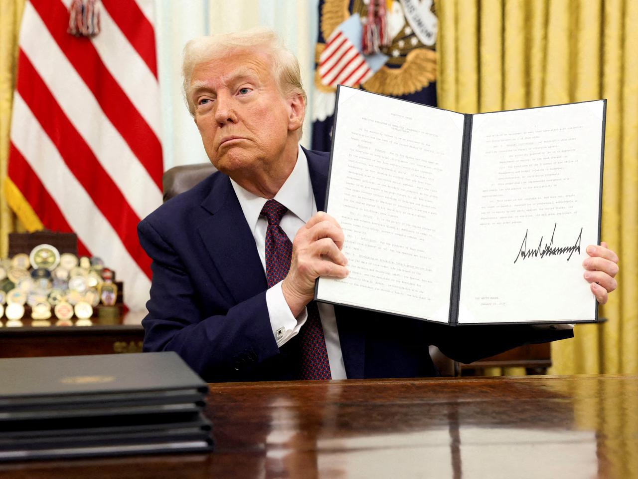 Trump BRICS ülkelerini hedef aldı