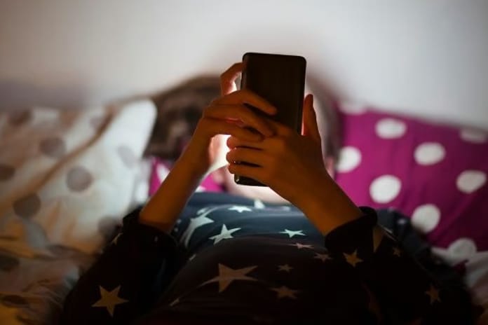 Malezya çocuklara sosyal medya kullanımını yasaklıyor