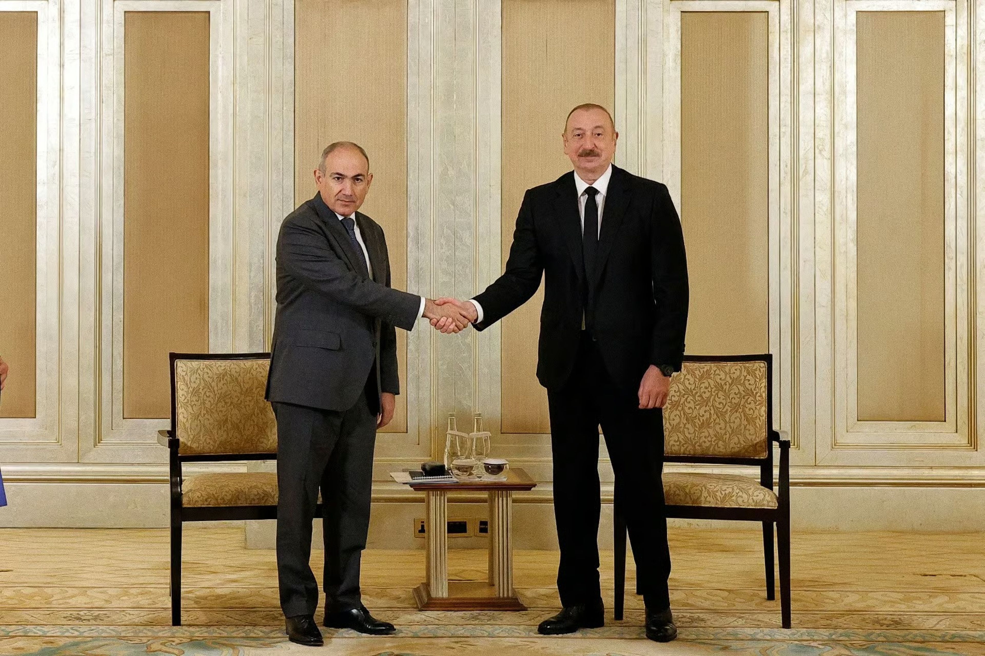 Aliyev ile Paşinyan Beyaz Saray'da bir araya gelecek