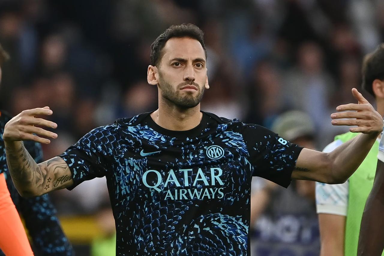 Inter'den Hakan Çalhanoğlu için sakatlık açıklaması 