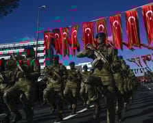 Vatan Caddesi'nde Cumhuriyet'in 102 yıllık gururu: İstanbul ayakta!