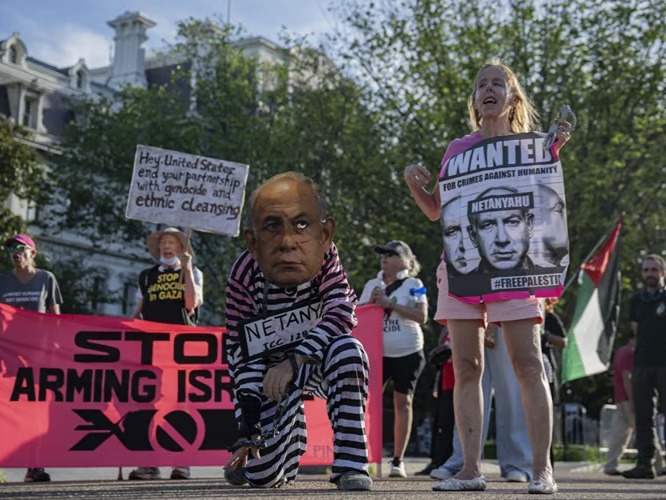 Aktivistler Beyaz Saray'ın önünde Netanyahu'yu protesto etti