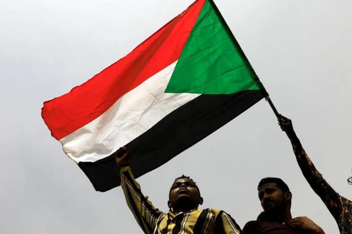 Sudan'da tarihi gelişme: Hükümet başkent Hartum'a döndü