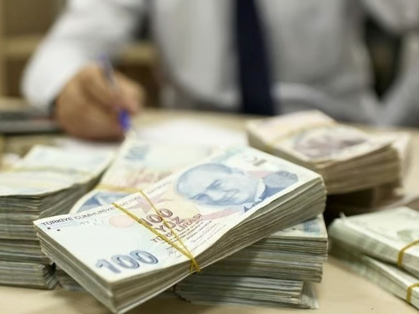 Çalışma saatlerini kısaltmak ne kadar gerçekçi? Uzmanı değerlendirdi