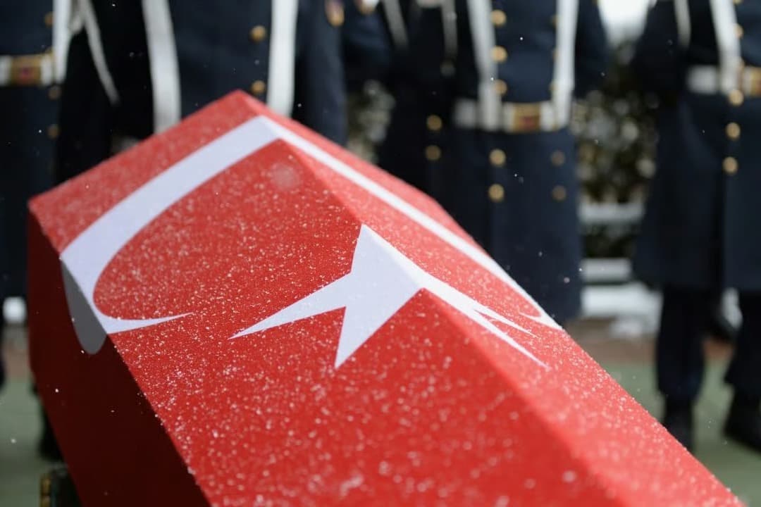 Bakan Çiftçi acı haberi duyurdu: Şehidimiz var 
