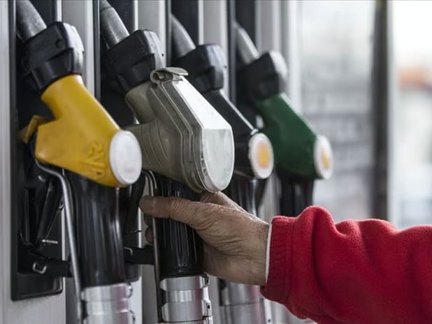 Benzin fiyatlarına 1 TL 15 kuruş zam geldi: İşte yeni fiyatlar