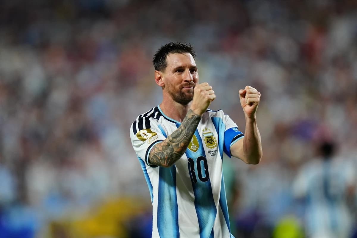 Messi tarihe geçti