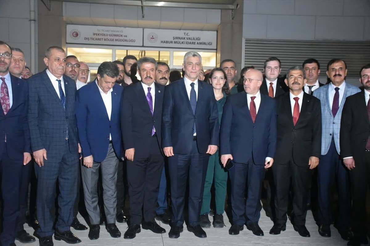 Ticaret Bakanı Ömer Bolat, Habur Sınır Kapısı'nda incelemelerde bulundu