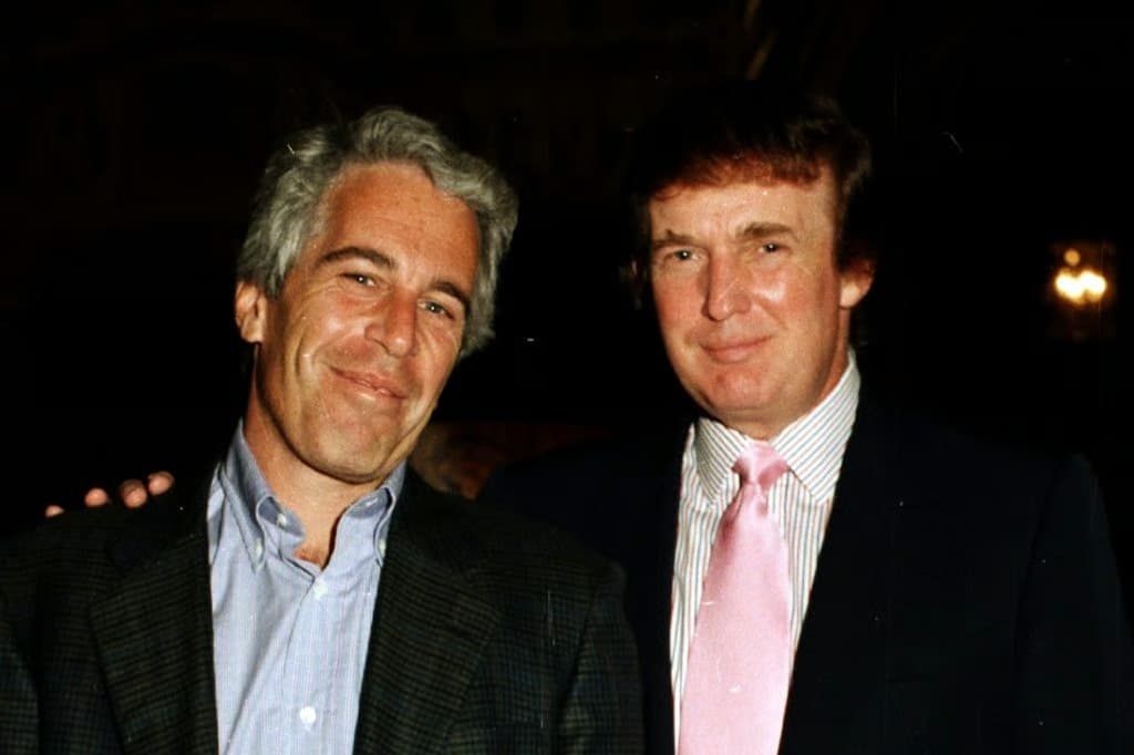 Epstein dosyasında Trump'ın fotoğrafları yayımlandı