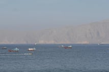 Financial Times'a göre İran bağlantılı tankerler Hürmüz ablukasını aştı