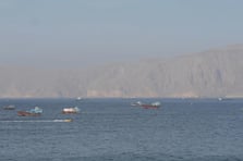 Financial Times'a göre İran bağlantılı tankerler Hürmüz ablukasını aştı