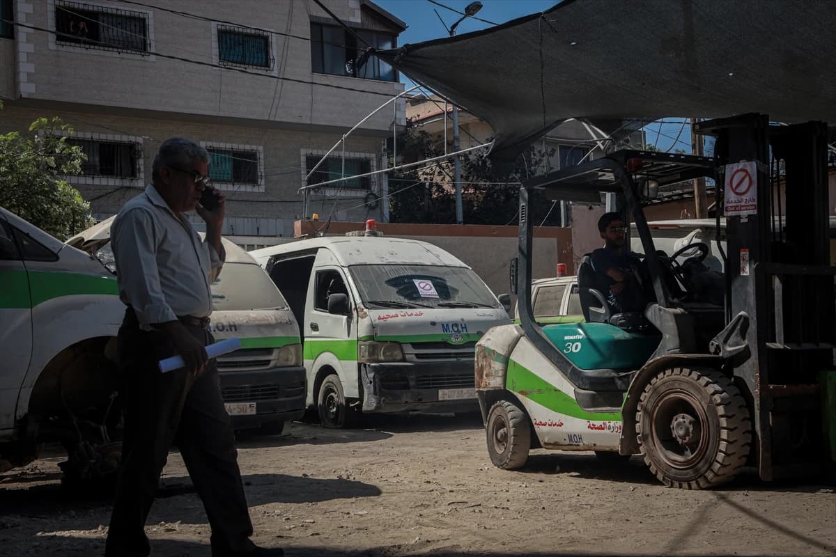 Abluka altındaki Gazze'de ambulans hizmetinin çöküşün eşiğinde olduğu uyarısı