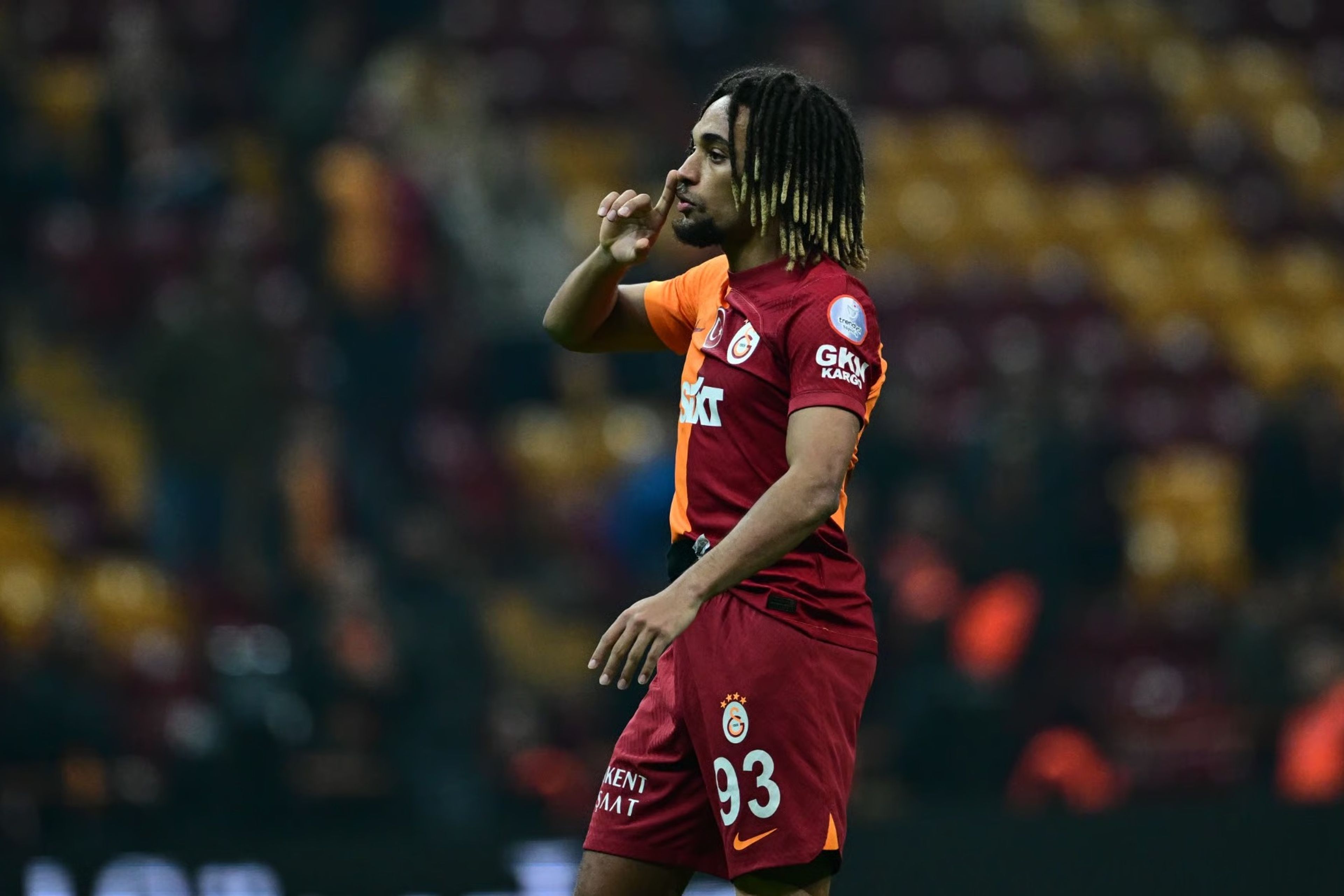 Sacha Boey Galatasaray'a geri mi döndü? Sacha Boey kimdir, kaç yaşında, hangi takımlarda oynadı?