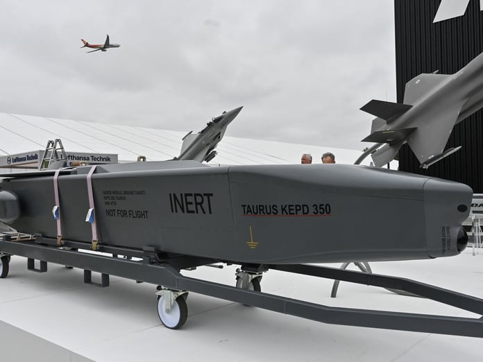 Almanya, Ukrayna’ya verilen silahlarda menzil kısıtlamasını kaldırdı