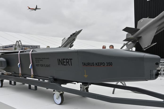 Almanya, Ukrayna’ya verilen silahlarda menzil kısıtlamasını kaldırdı