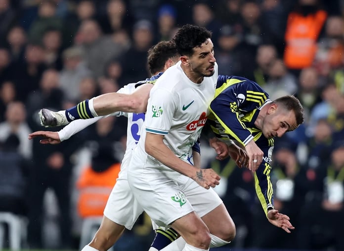 İkinci yarıda gol düellosu ve kırmızı kart