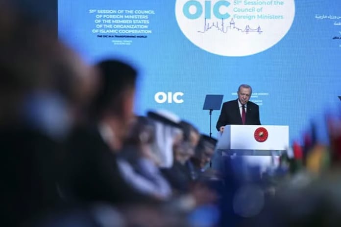 Arab News: Savunmada artan gücü Arap dünyasını Türkiye'ye yaklaştırıyor