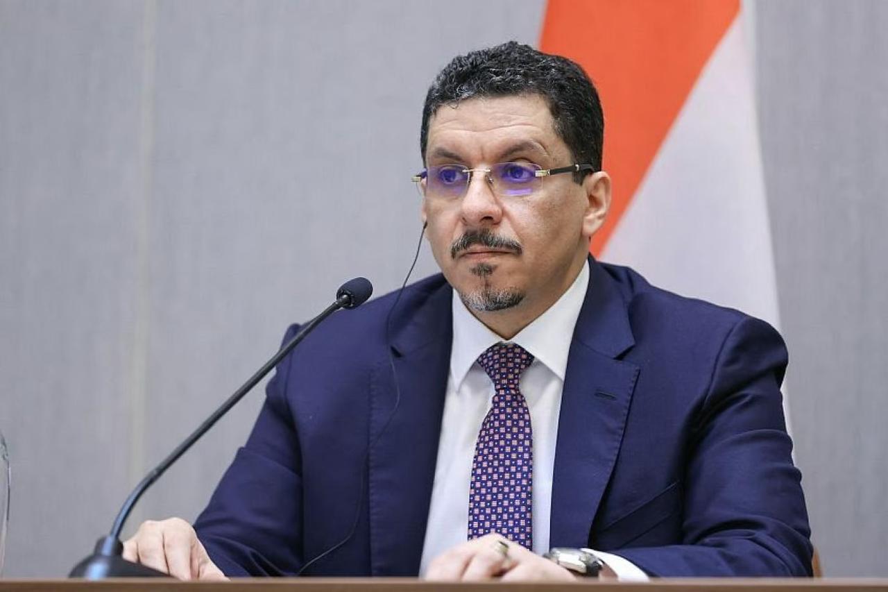 Yemen Başbakanı Bin Mübarek istifa etti