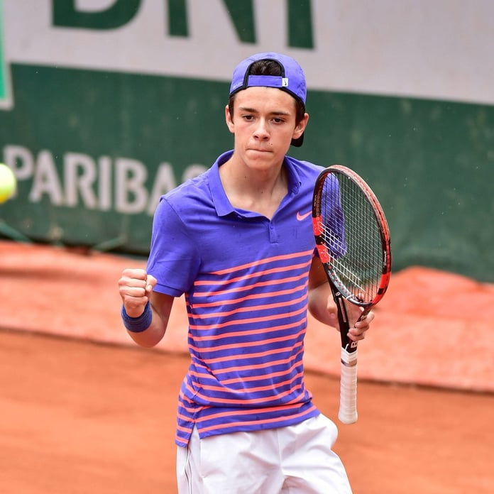 Şebekenin kilit ismi