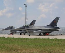 Romanya 18 adet F-16'yı 1 avroya satın aldı