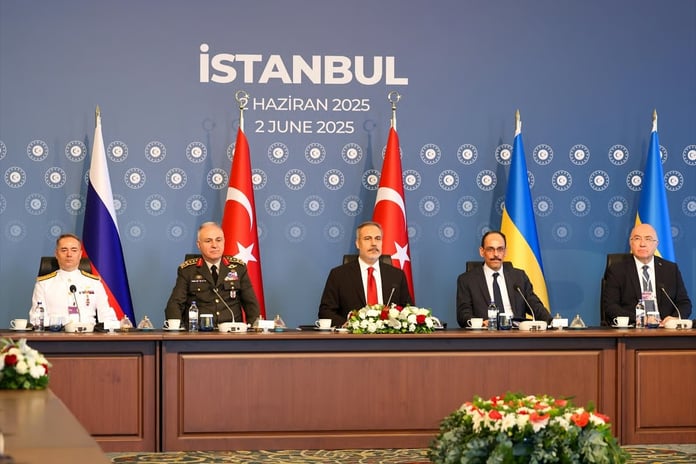 Rusya ile Ukrayna İstanbul'da ateşkesi görüştü