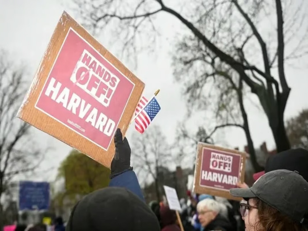 Harvard Sues Trump Over Foreign Student Ban