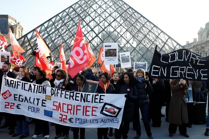 Louvre personeli grevde: Aşırı kalabalık ve güvenlik sorunları müzeyi kapattı