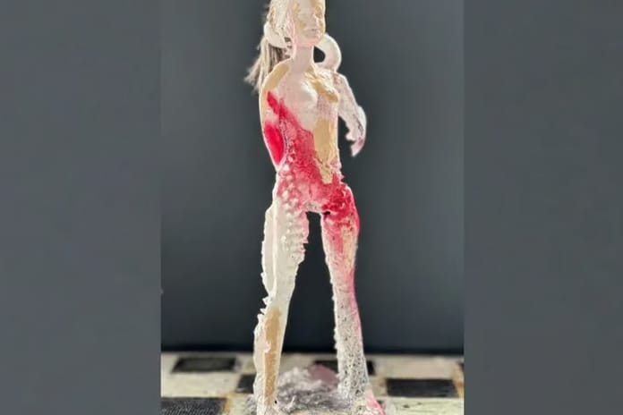 Okyanuslardaki plastik krizine sanatsal bakış: Plastikten heykel