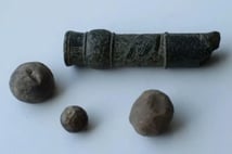 Avrupa’nın bilinen en eski taşınabilir ateşli silahı bulundu