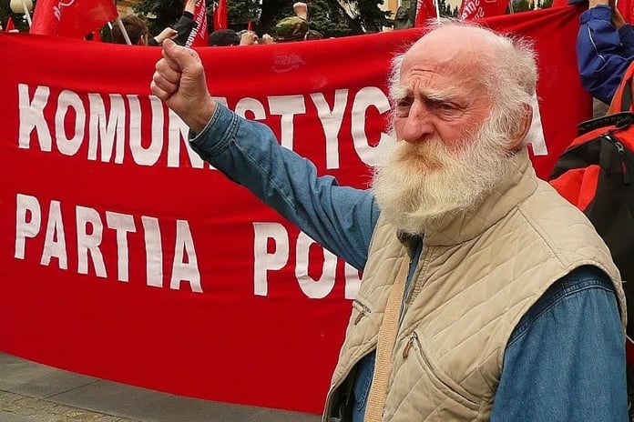 Polonya'da mahkeme Komünist Parti'yi yasadışı ilan etti