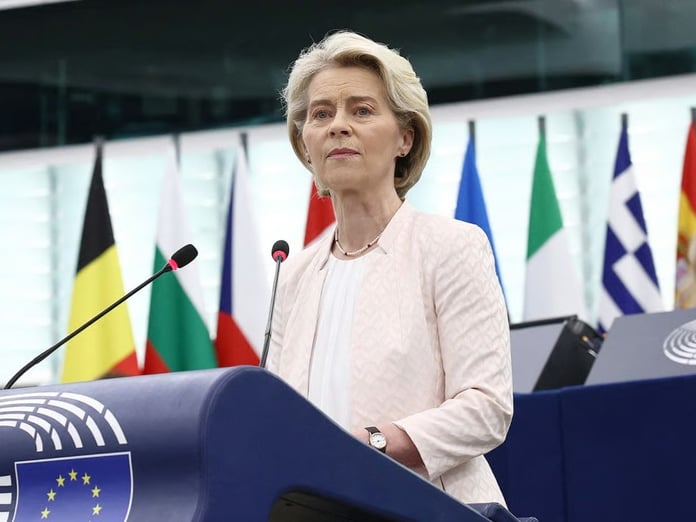 Von der Leyen Avrupa Parlamentosu'ndaki güvensizlik oylamasını geçti