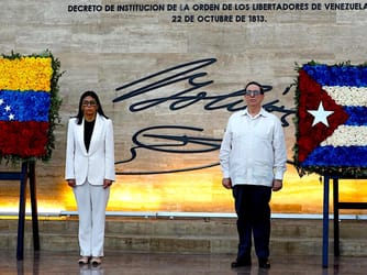 Cuban Doctors, Advisers & Security Forces Depart Venezuela