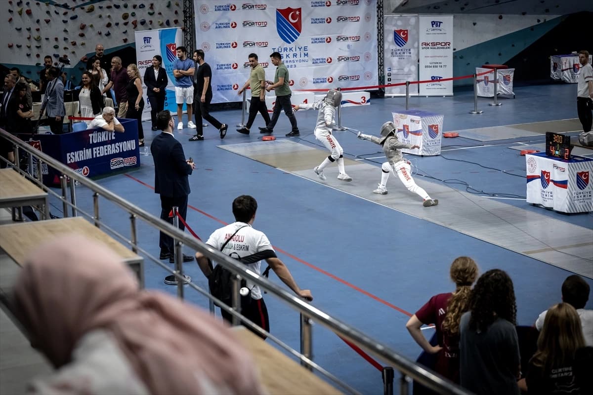Eskrim Federasyon Kupasında kılıçlar çekildi