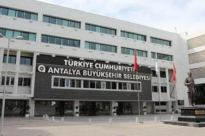 Antalya Belediyesi rüşvet soruşturmasında  6 gözaltı
