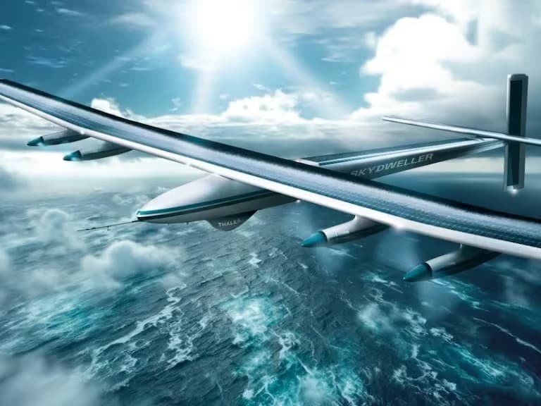 Skydweller: Aylarca uçan İHA