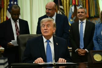 Trump Threatens 100% Tariff on EU Countries