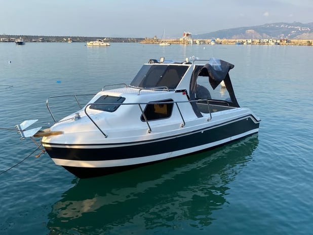 Muğla'da fiber tekne battı