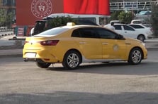 2 hafta önce ceza evinden çıkan şahıs gasbettiği taksi ile kaza yaptı