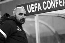 Mücadele devam ederken acı haber: Teknik direktör Žižović, maç sırasında hayatını kaybetti