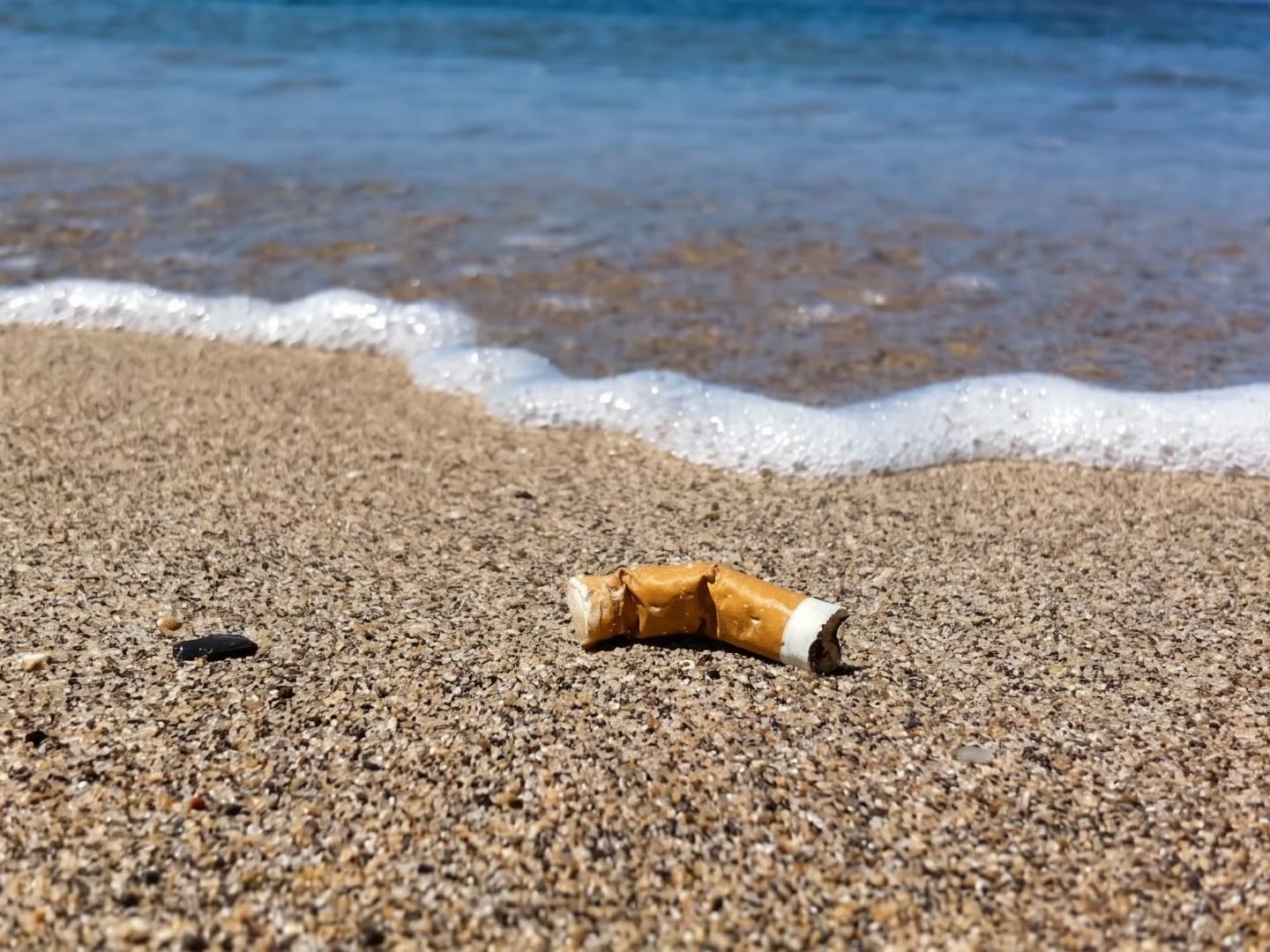 Plajlarda sigara yasağı yarın başlıyor: İlk kez Antalya'da uygulanacak