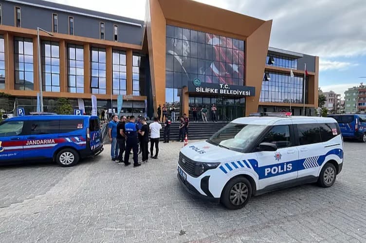 Silifke Belediyesi soruşturmasında festival ihalesi ve rüşvet iddiaları dikkat çekti