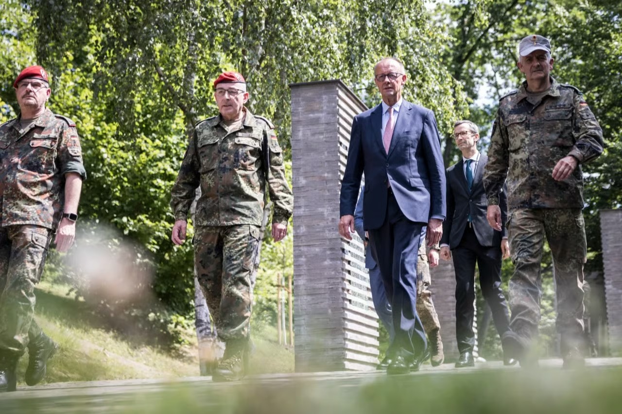 Trump backs European troops for Ukraine — voters resist