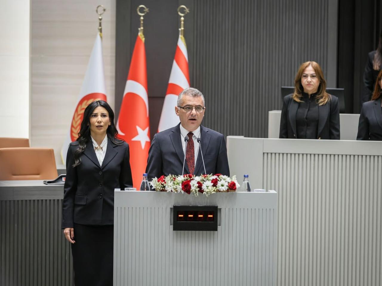 Tufan Erhürman yemin ederek göreve başladı
