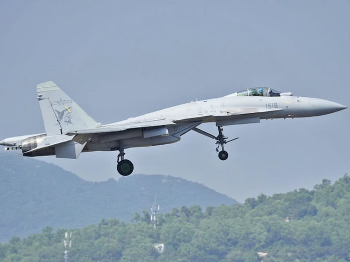 Çin, yeni savaş uçağı tasarımlarında DeepSeek yapay zeka modelini kullanıyor