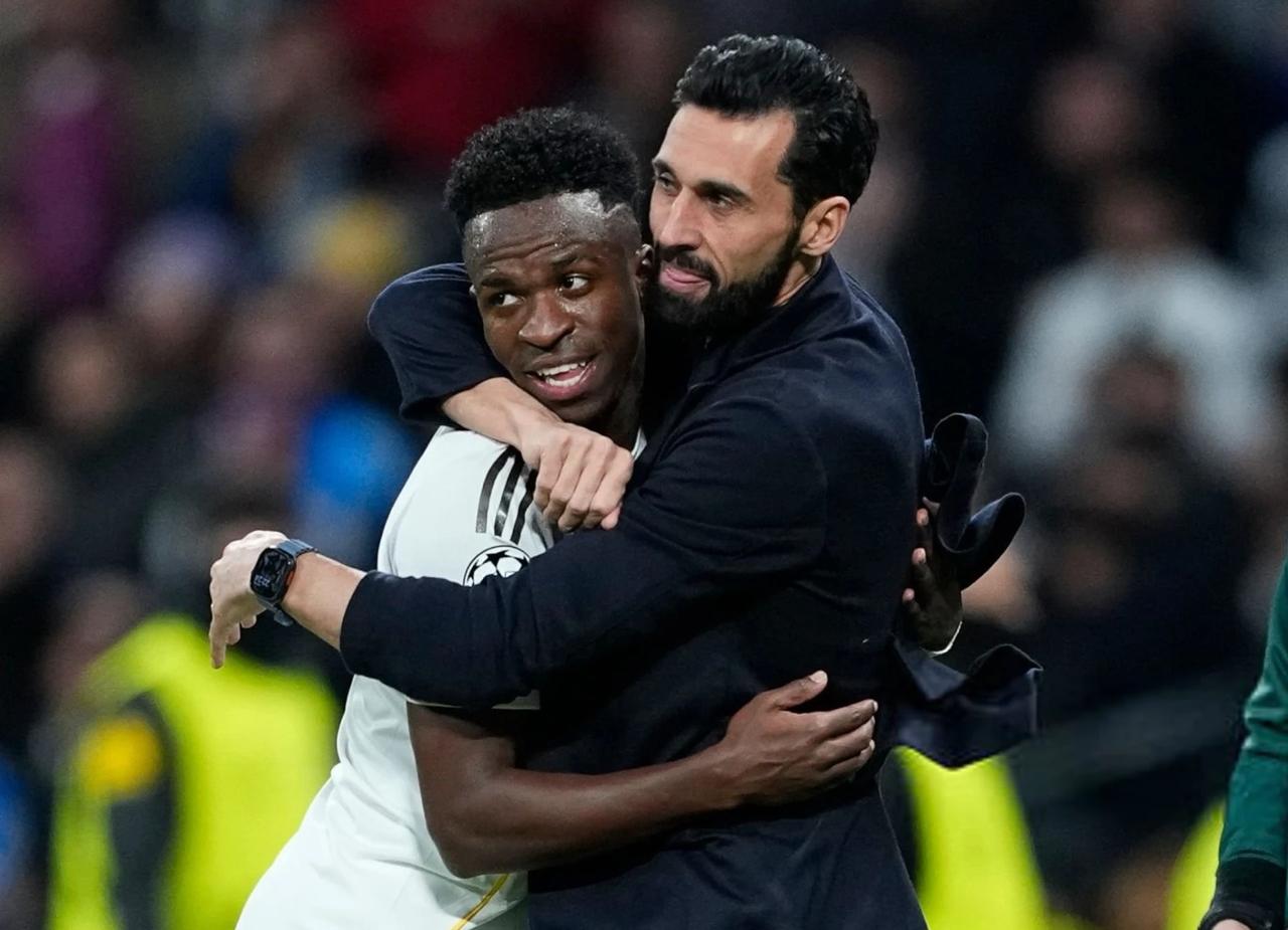 Arbeloa ve Vinicius’tan takım vurgusu