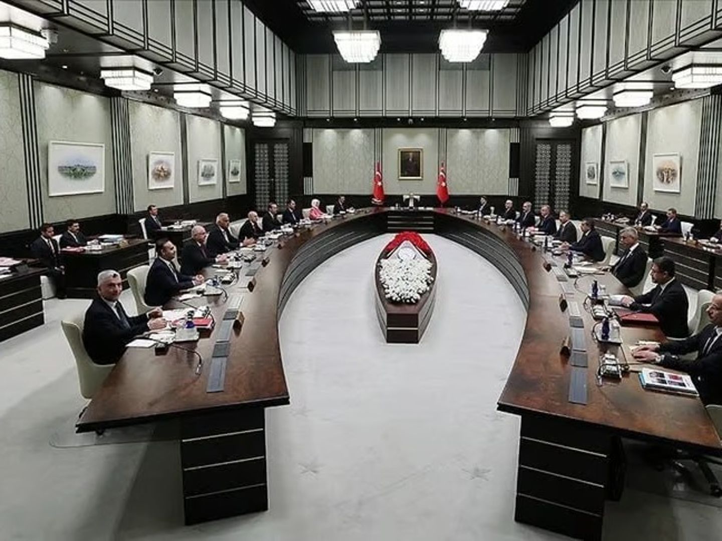 Cumhurbaşkanlığı Kabinesi kritik gündemle toplanıyor 